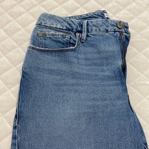 Good American girlfriend FIT mid rise size 12  waist never worn without tags.